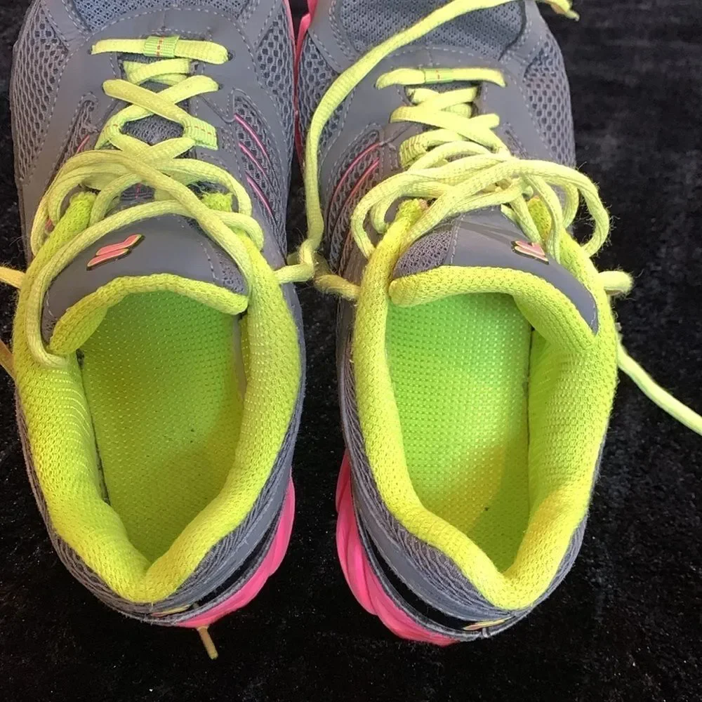 FILA MEMORY FOAM FOOTBED GRAY GREEN HOT PINK SIZE 8.5